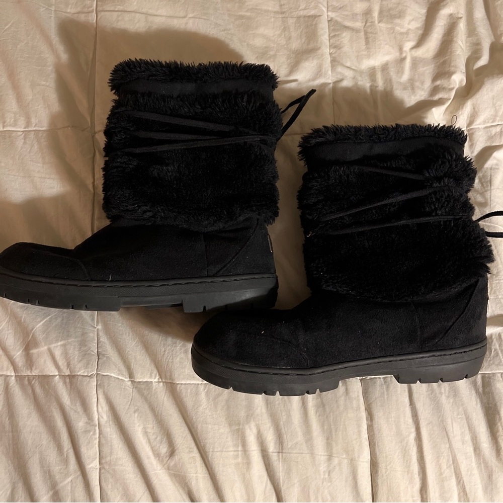 Cozy Black Fur-Lined Winter Pull on Boots